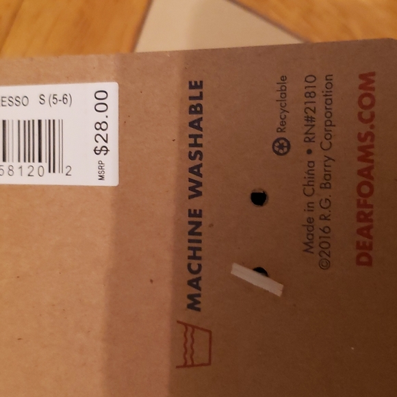 New with tags, Dearfoam Slippers, Women's size small (5-6) - Picture 4 of 6